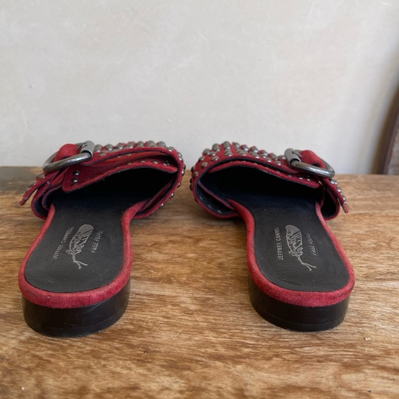 JEFFERY CAMPBELL FREE PEOPLE Shoes Red Studded Fringed Suede Buckle Flats 8.5M - Picture 9 of 12